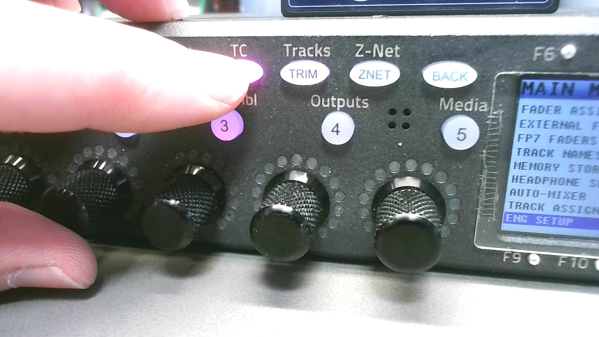 Zaxcom-Nova_Ambient-Lockit-TC-Button.jpg