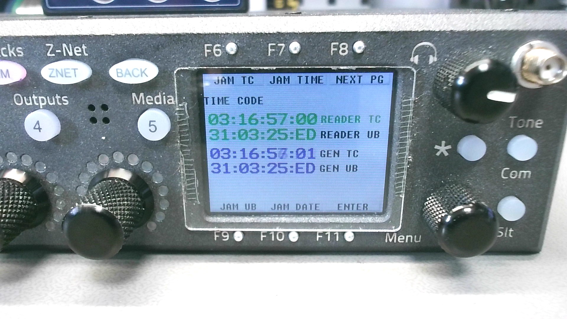 Zaxcom-Nova_Ambient-Lockit-TC-compare-screen.jpg